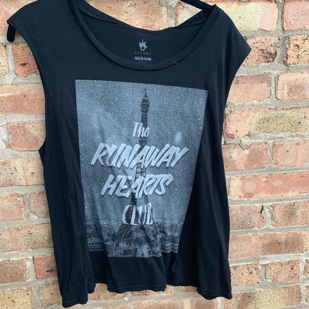 black muscle tee